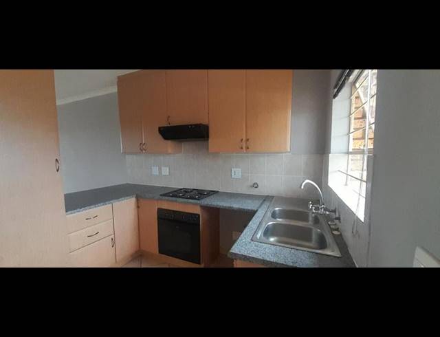 2 BEDROOM APARTMENT FOR SALE IN RASLOUW AH